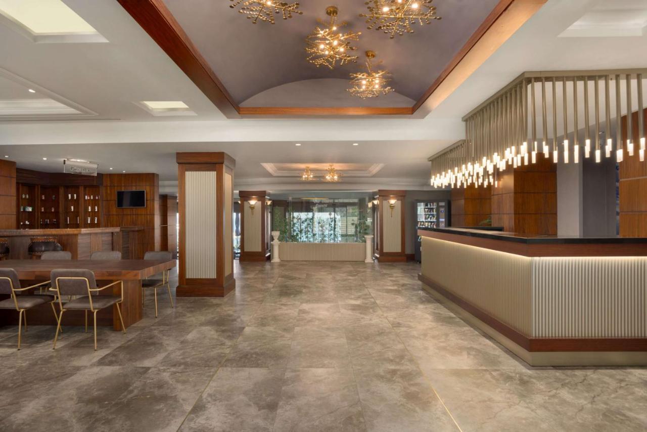 Готель La Quinta By Wyndham 5*