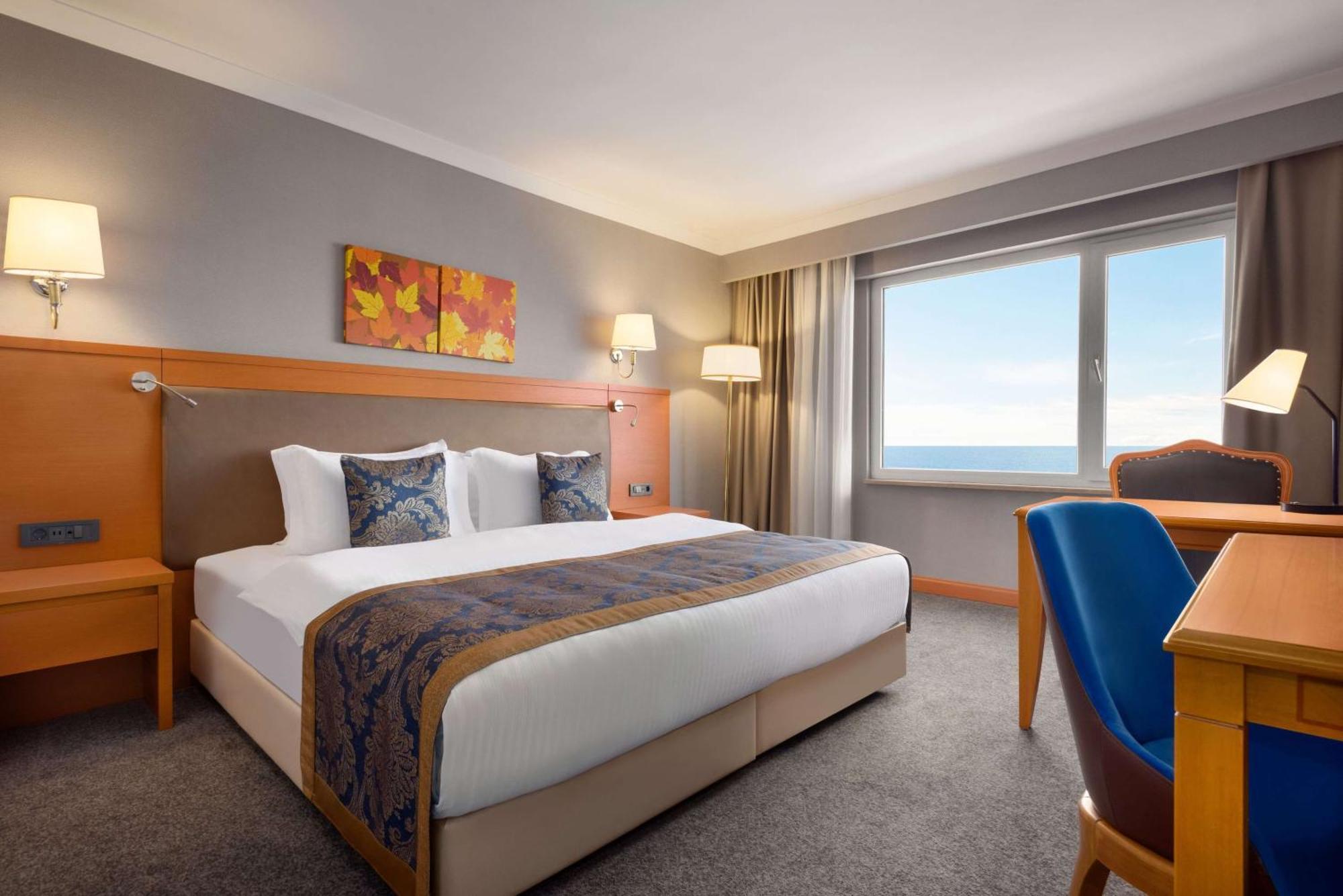 Готель La Quinta By Wyndham 5*