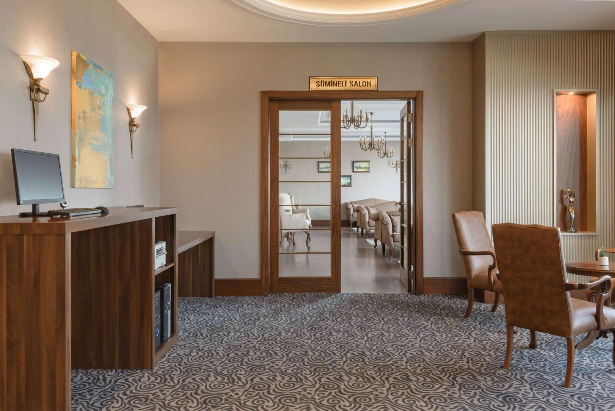 Готель La Quinta By Wyndham Ґіресун